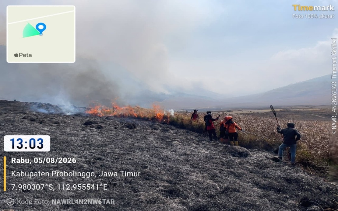Indonesian Authorities Deploy Helicopters To Battle Mount Bromo Wildfire