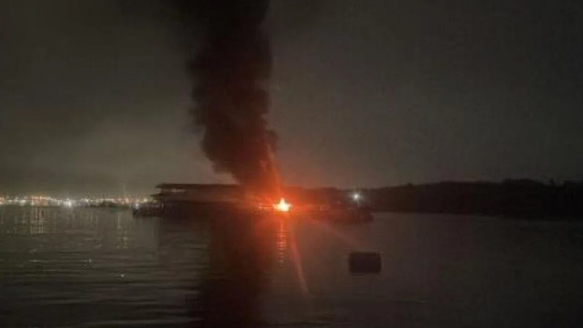 Lightning strike sparks major fire at Singapore fish farms near Pulau Ubin