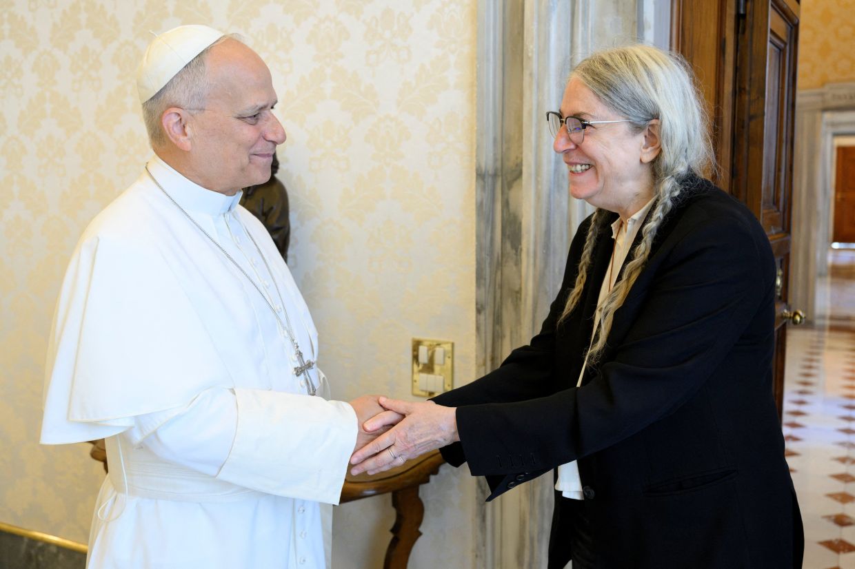Patti Smith Meets Pope Leo XIV at Vatican, Bonds Over Shared Chicago Roots