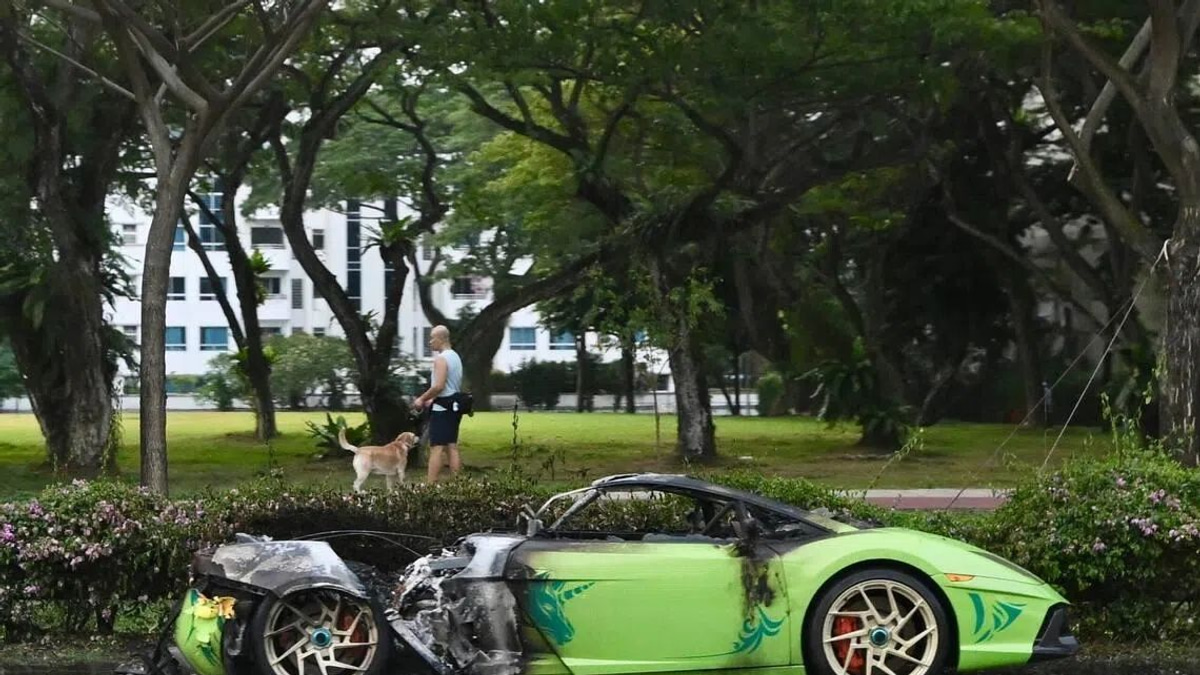 Sports car fire causes extended delays on Singapore's East Coast Parkway