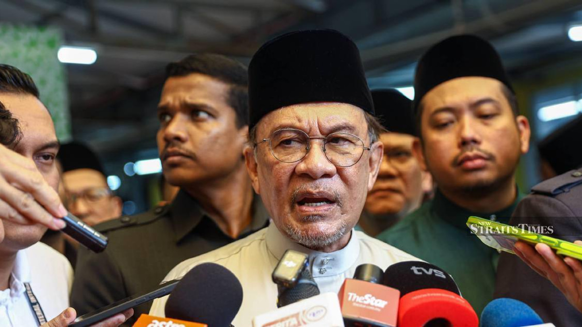 Only the Agong can remove Azam Baki from NFCC board, Anwar clarifies