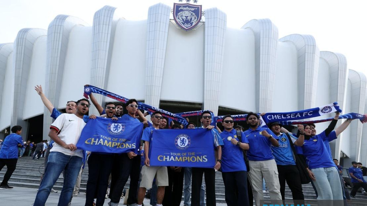 Chelsea's Arrival in Johor Draws Massive Crowds as JDT Prepares for Premier League Showdown