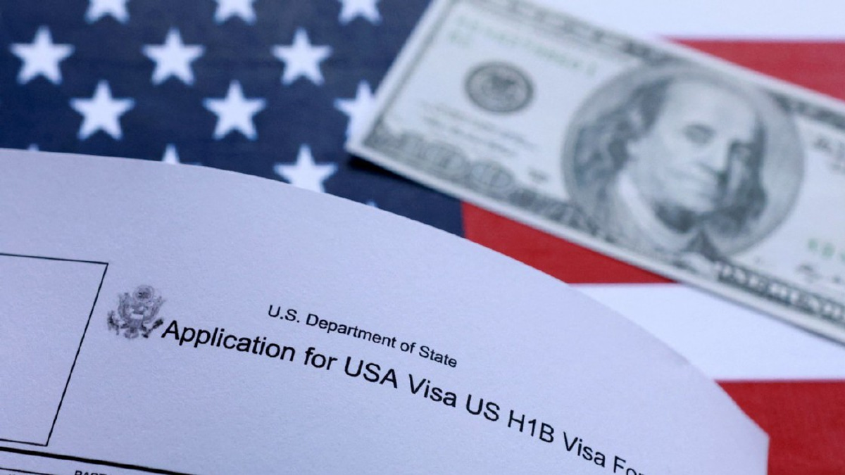 Trump Administration's Bid to Halt H-1B Visa Fee Ruling Blocked by Appeals Court