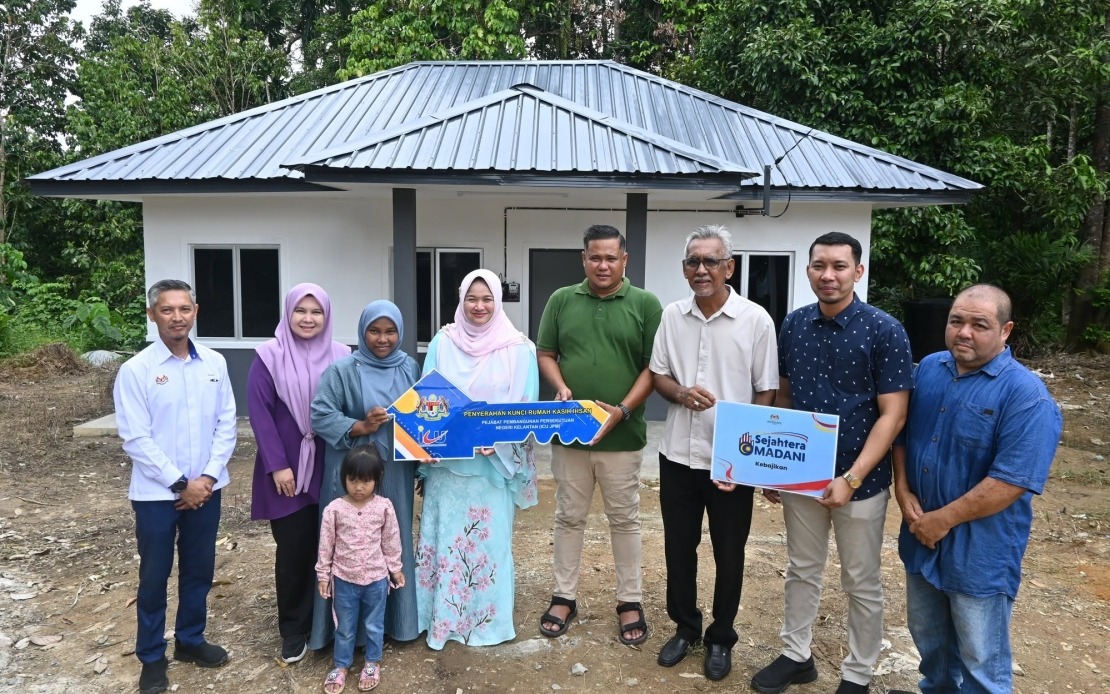 Government Delivers Rumah Kasih Ihsan Homes to Jeli Residents, Strengthening Social Support