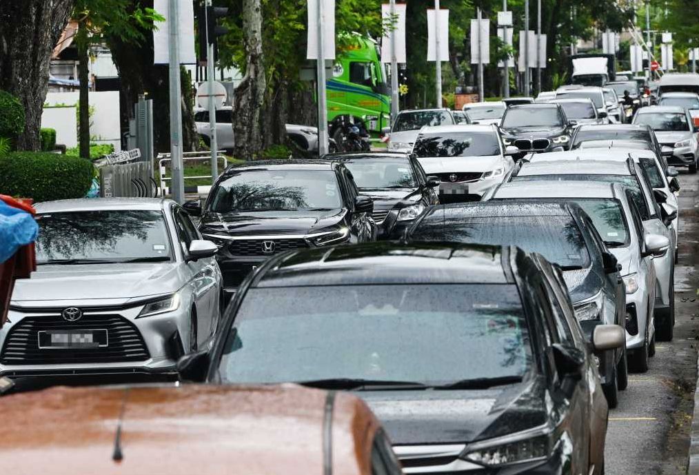 Selangor Parking Breach Demands Full Transparency, Says Petaling Jaya MP