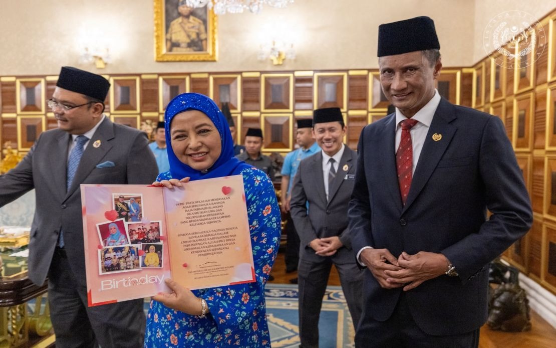Queen Raja Zarith Sofiah Marks Birthday With Royal Household Officials