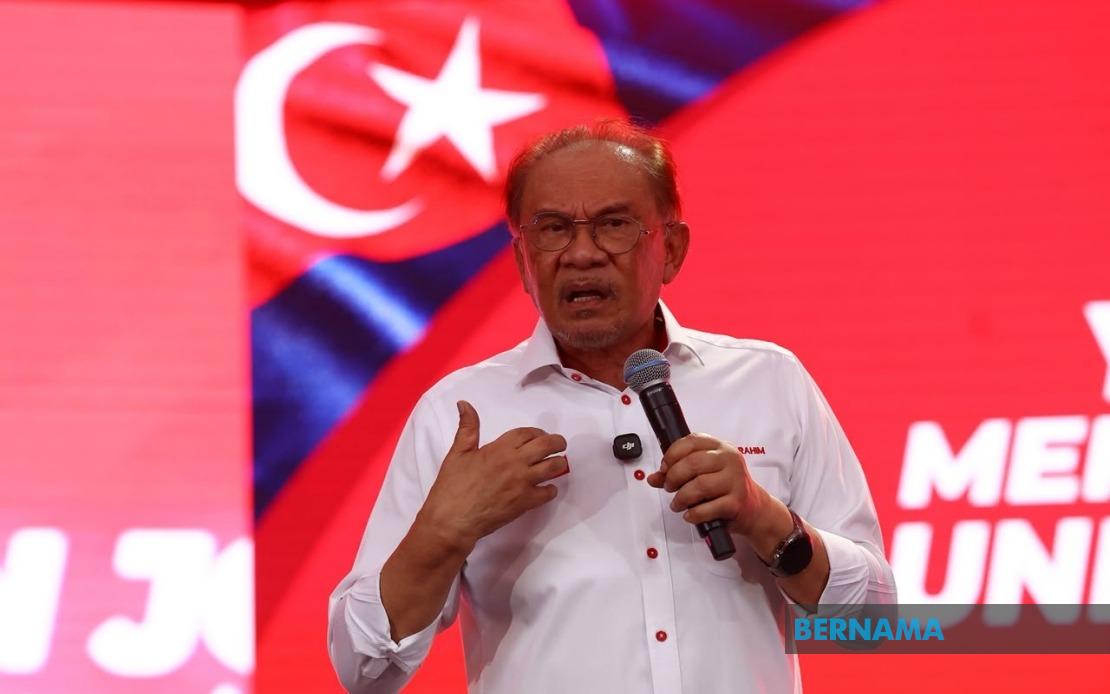Anwar Rebuts BMW Purchase Claims, Clarifies Mercedes-Benz as Royal Gift