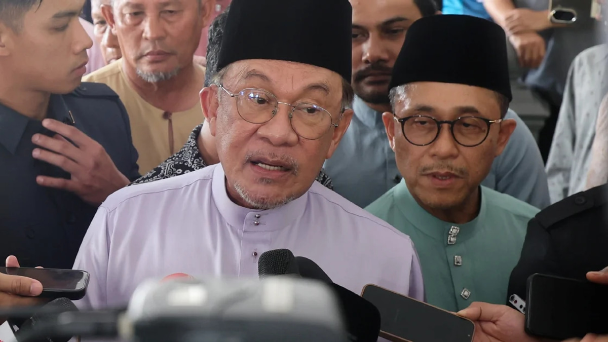 PM directs local councils to slash red tape and accelerate approvals