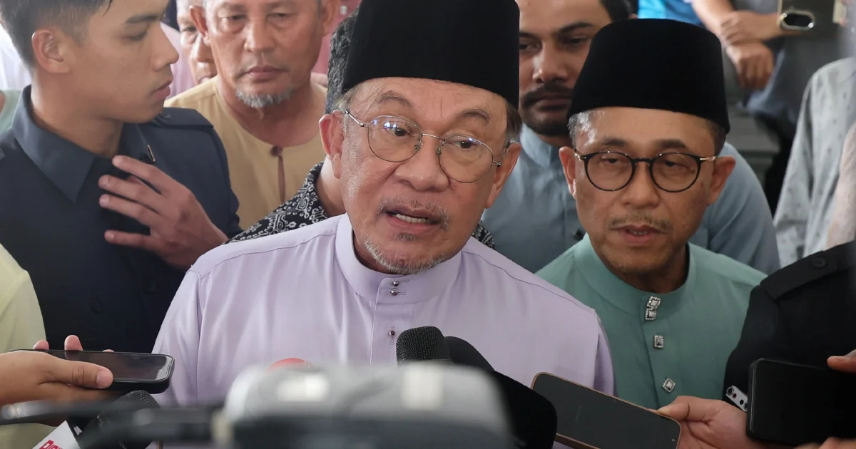 PM directs local councils to slash red tape and accelerate approvals