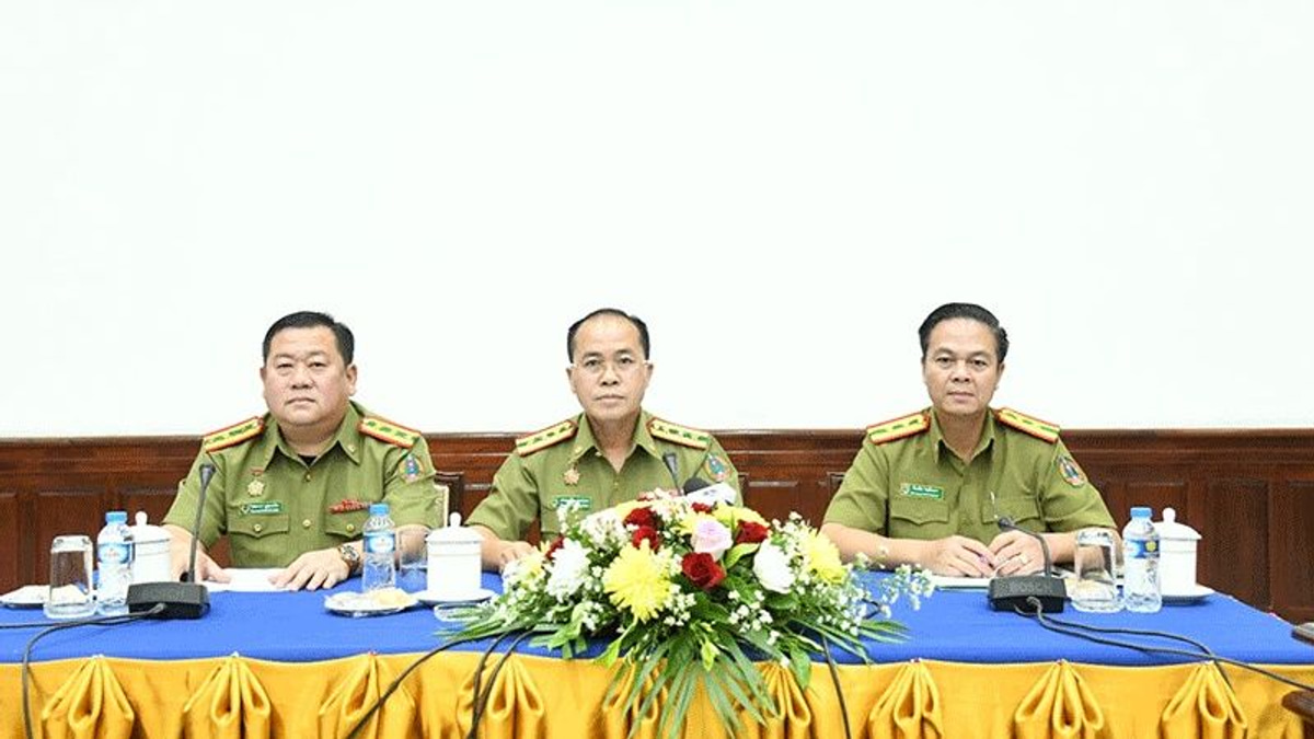 Laos charges distillery owner and hostel staff over Vangvieng tourist deaths