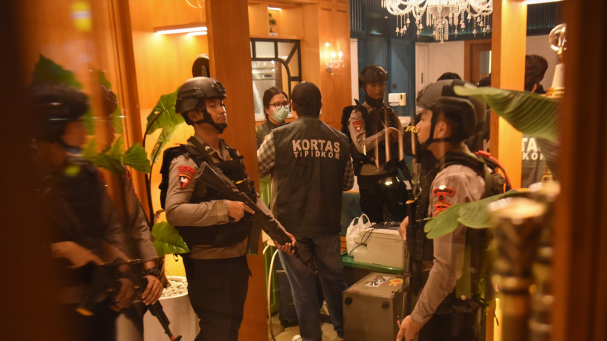 Jakarta Corruption Raid Uncovers US$26.3 Million in Gold and Cash