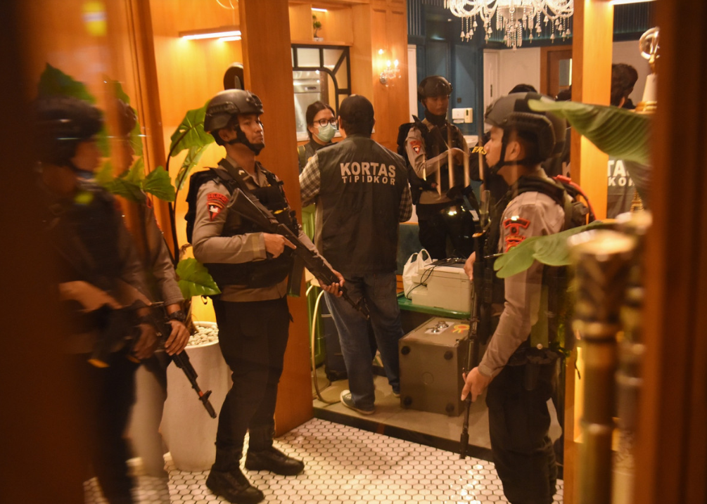 Jakarta Corruption Raid Uncovers US$26.3 Million in Gold and Cash