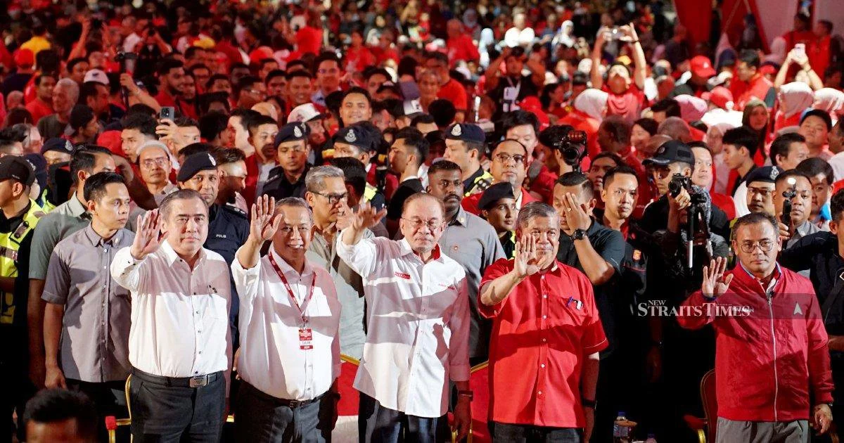 Anwar Cautions Against Politicising Royal Institution in Negri Sembilan Campaign