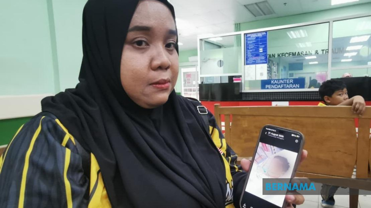 Three-Year-Old Boy Injured After Tow Vehicle Runs Over His Foot During Kuala Terengganu National Day Parade