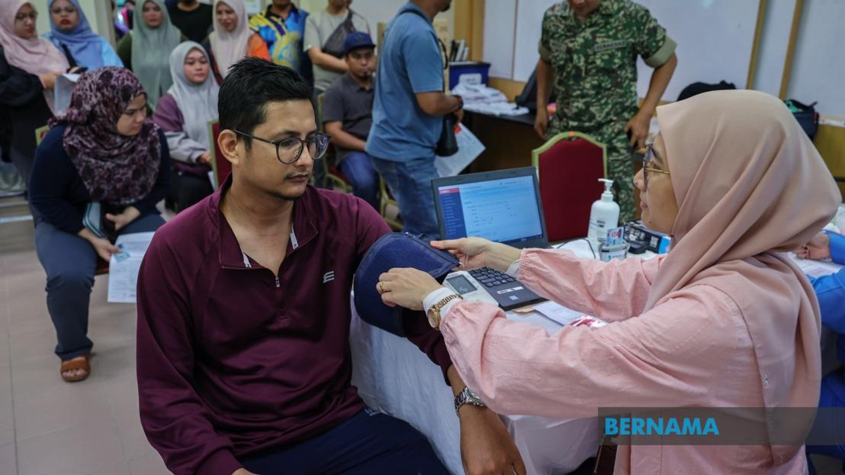 Malaysian Armed Forces Bring Free Healthcare to Baling Community in Civil-Military Cooperation Drive