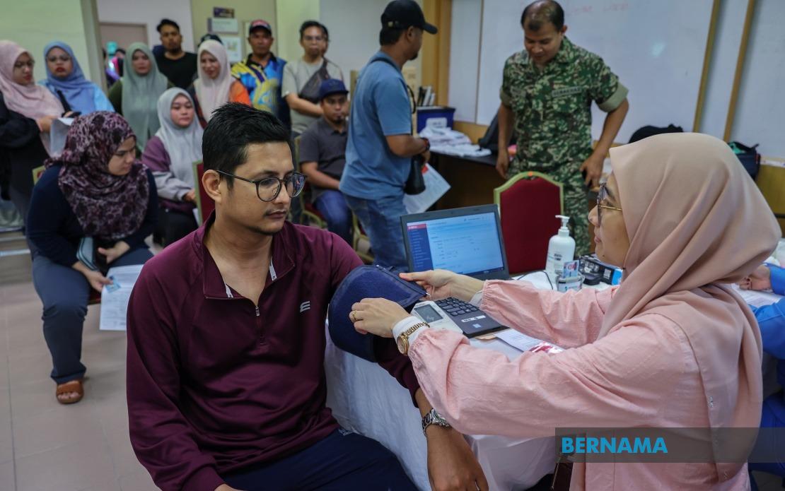 Malaysian Armed Forces Bring Free Healthcare to Baling Community in Civil-Military Cooperation Drive