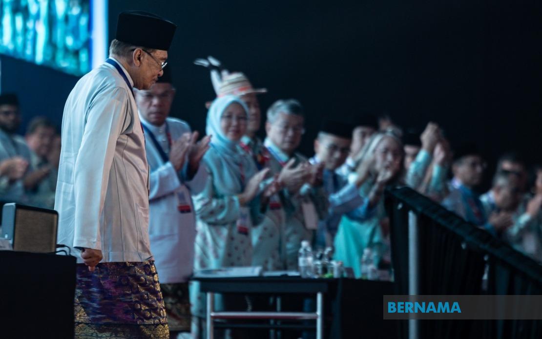 PM Anwar Rejects Claims of Regional Neglect, Points to Rising State Allocations