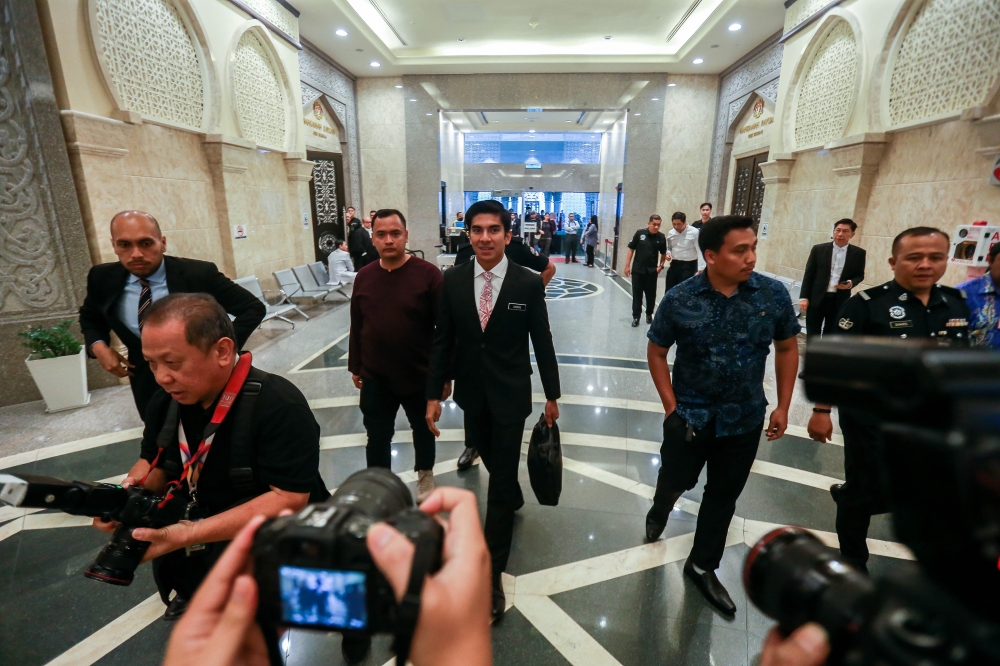 Syed Saddiq and supporters converge on Federal Court as judges prepare landmark ruling