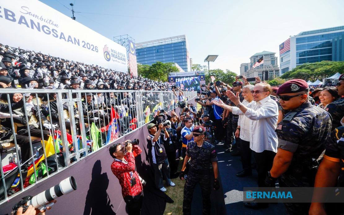 Anwar Hails 'Great Show' as Malaysia Celebrates 69th National Day with Over 100,000 Attendees