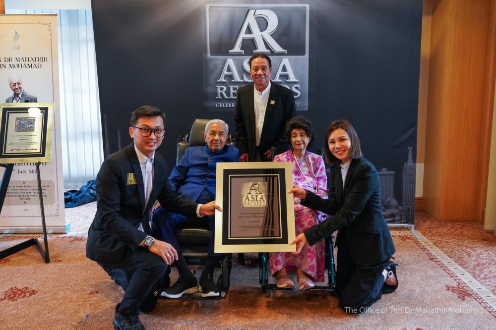 Mahathir and Siti Hasmah Set Three World Records as Couple Both Reach Century Milestone