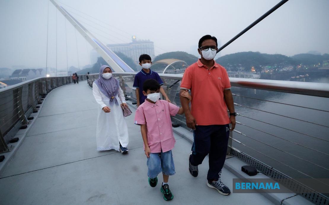 Health Experts Warn Malaysians to Monitor Air Quality and Protect Against Haze Risks