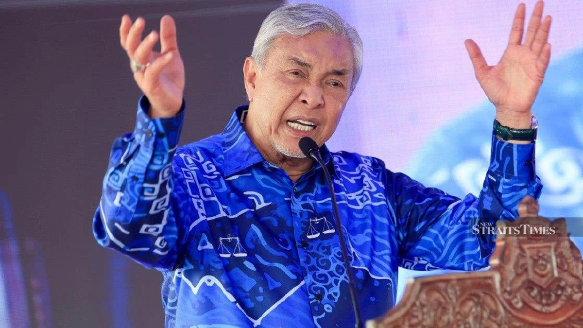 Zahid Urges Johor Voters to Avoid Previous Electoral Mistakes