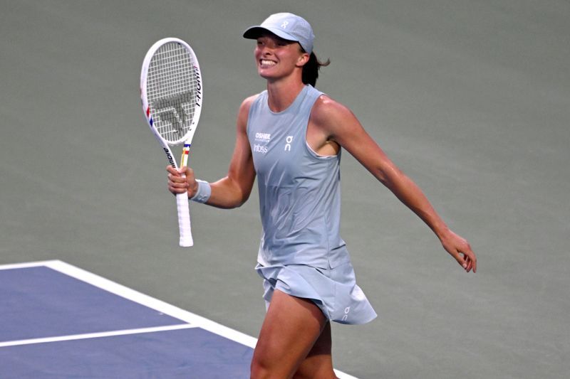 Swiatek storms into Canadian Open semi-finals with dominant victory over Shnaider