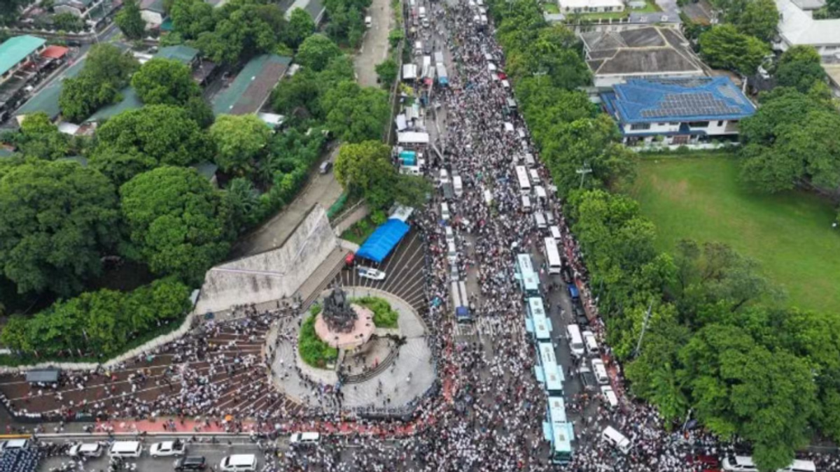 Philippine Religious Sect Mobilises Thousands to Protest Senator's Graft Charges