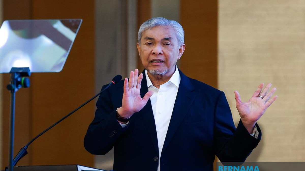 Ahmad Zahid Urges Restraint on 3R Issues in Negeri Sembilan Campaign