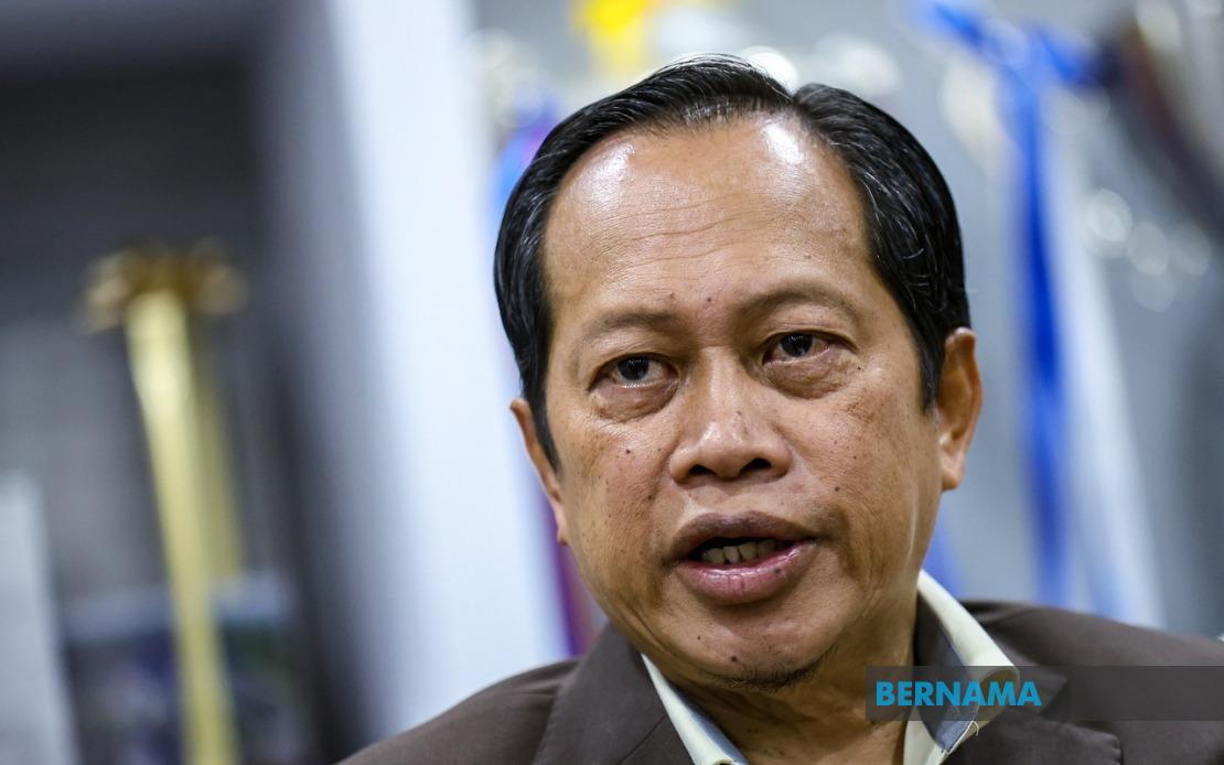 Ahmad Maslan Steps Back from Johor Election Race