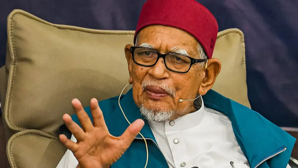 Hadi Explains PN's Strategic Step Back in Johor, Citing Need to Preserve Umno's State Control