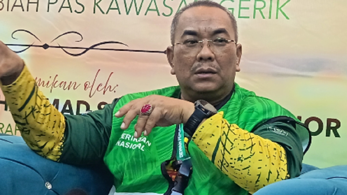 Sanusi Clarifies Gambling Criticism Was Aimed at Tycoons, Not Anwar