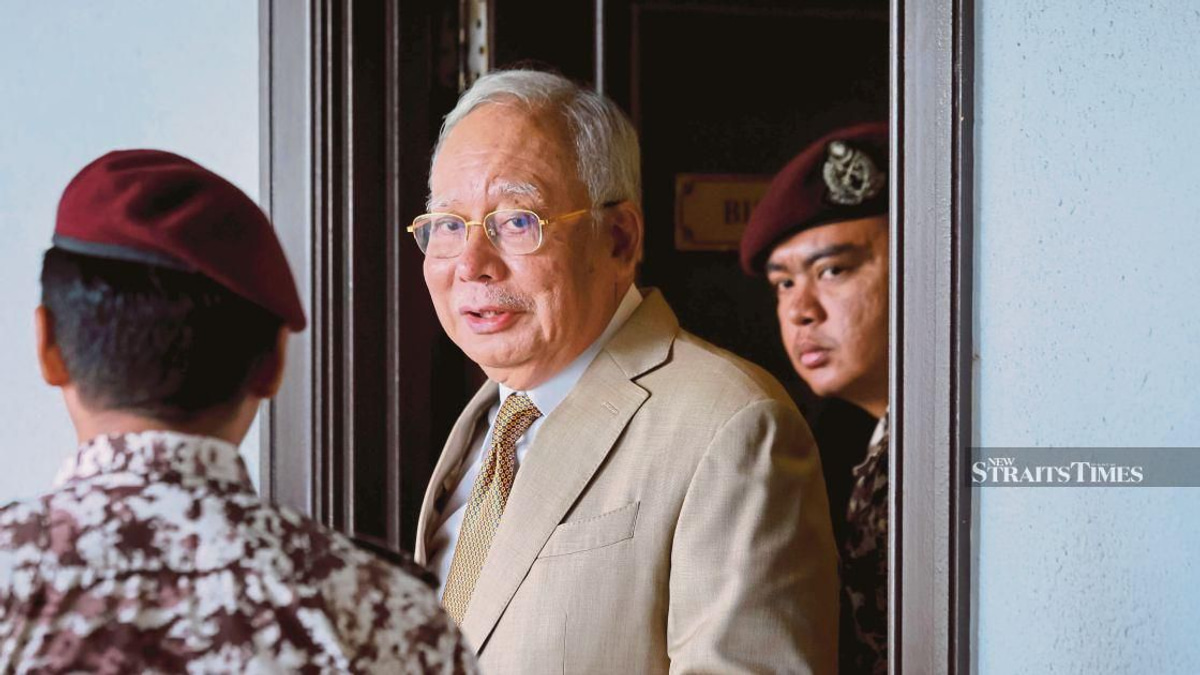 Malaysian Bar challenges Najib's reduced sentence as landmark hearings resume