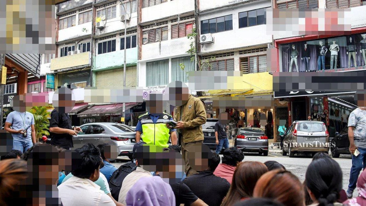 Immigration Raid Nets 111 Undocumented Migrants in Jalan Kenanga Wholesale District
