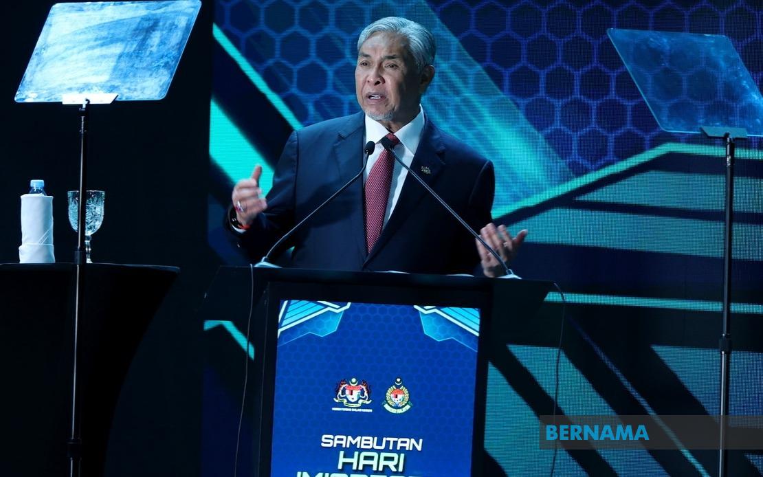 BN Commits to Unity Government, Respecting UMNO Assembly Decision