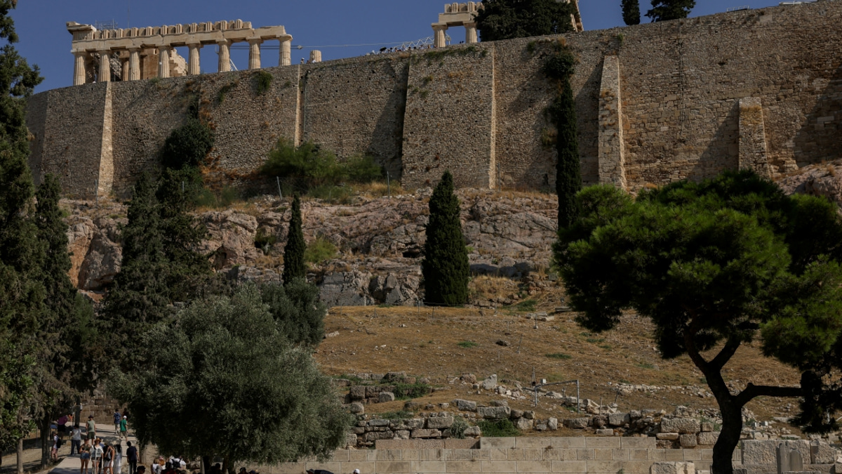 Man arrested after knife attack on tourists near Athens Acropolis archaeological site