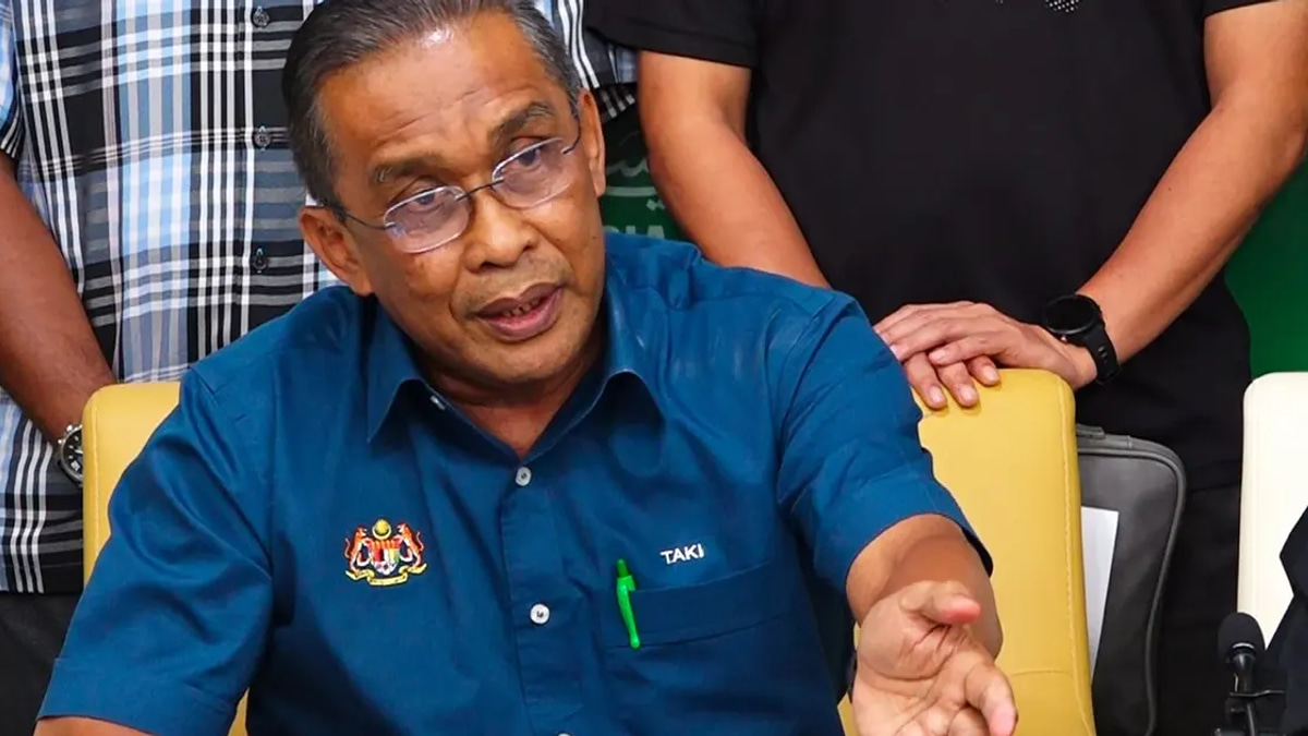 Hamzah Returns as Opposition Leader as PN Secures Support from 61 MPs