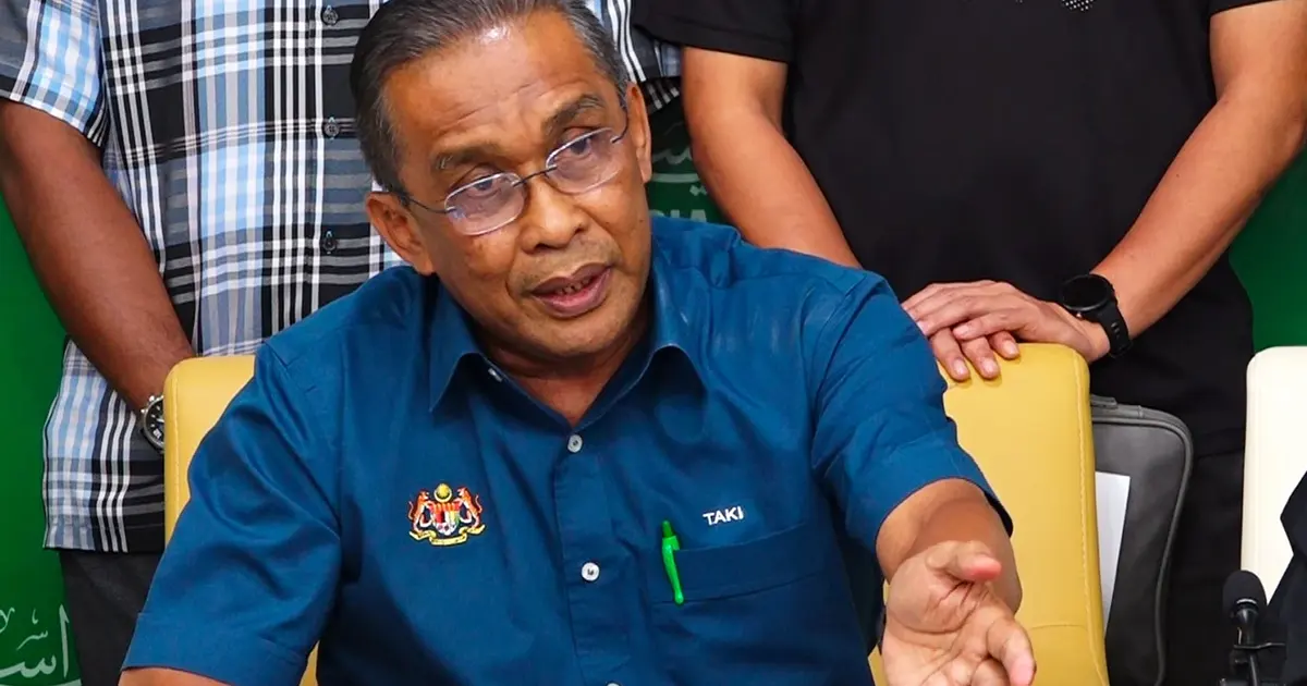 Hamzah Returns as Opposition Leader as PN Secures Support from 61 MPs