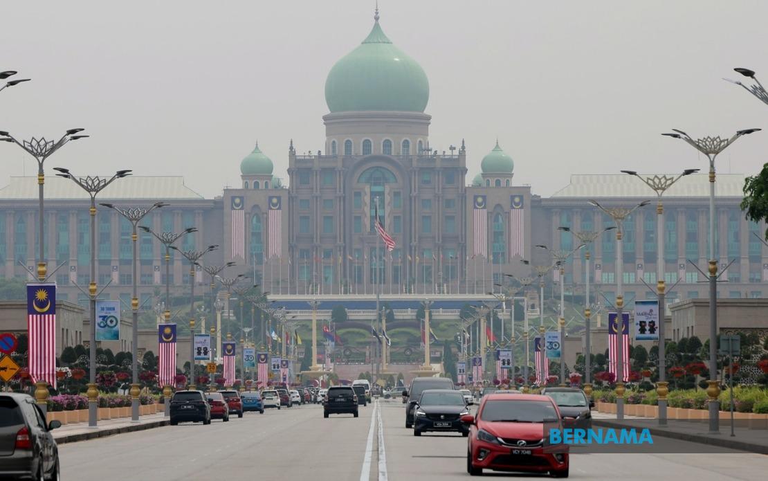 Haze Crisis To Feature In Anwar-Sultan Hassanal Talks During Brunei Visit