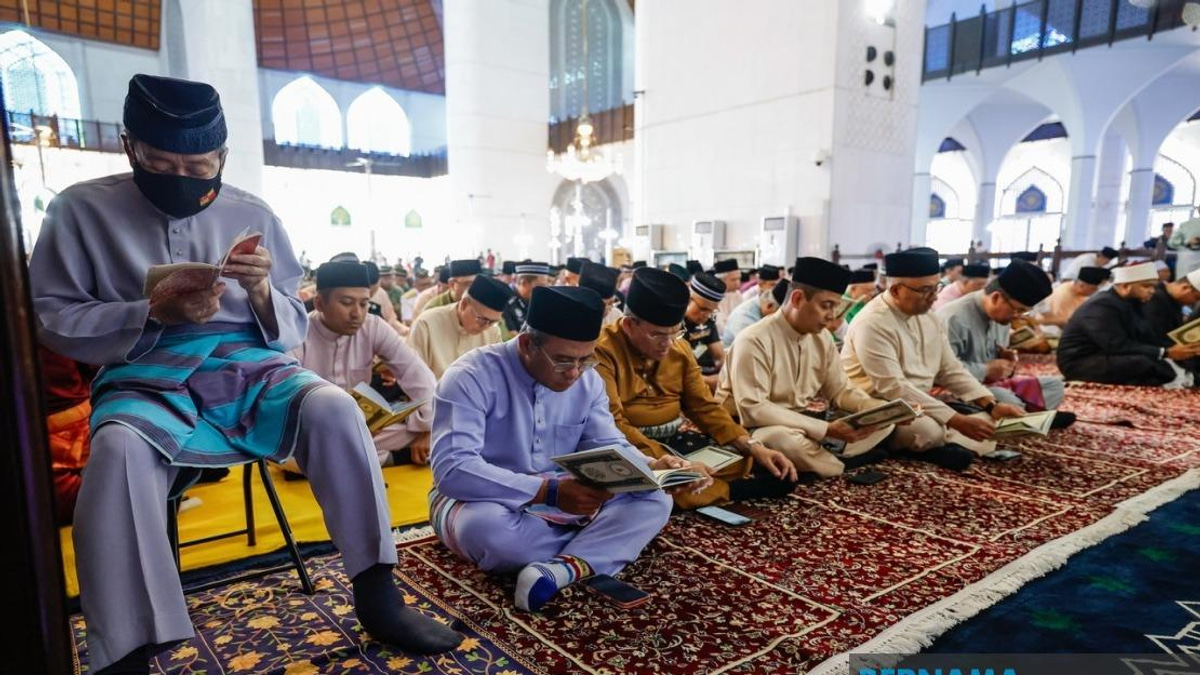 Sultan Sharafuddin Leads Spiritual Observance for Selangor Warriors' Day Commemoration