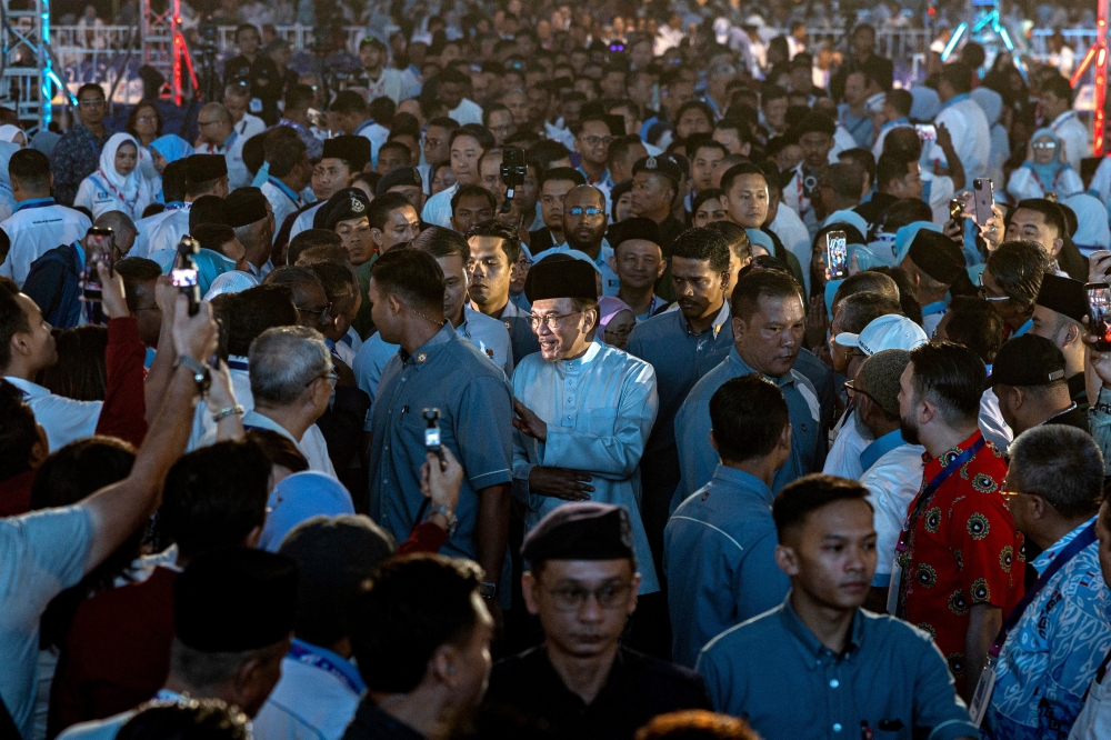 Anwar to Table University Act Repeal Proposal Before Cabinet Next Week