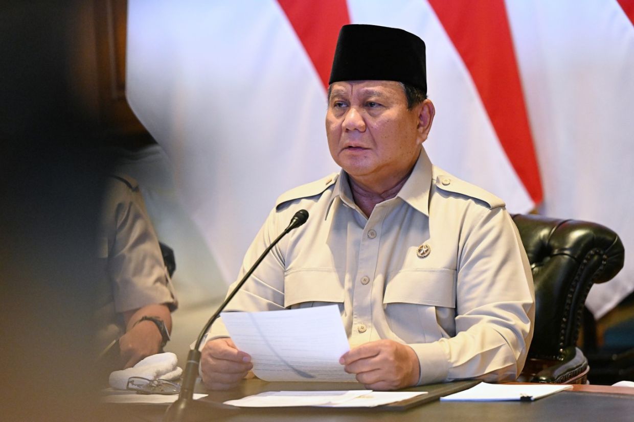 Prabowo's Approval Rating Slides to 51.1% as Honeymoon Period Ends