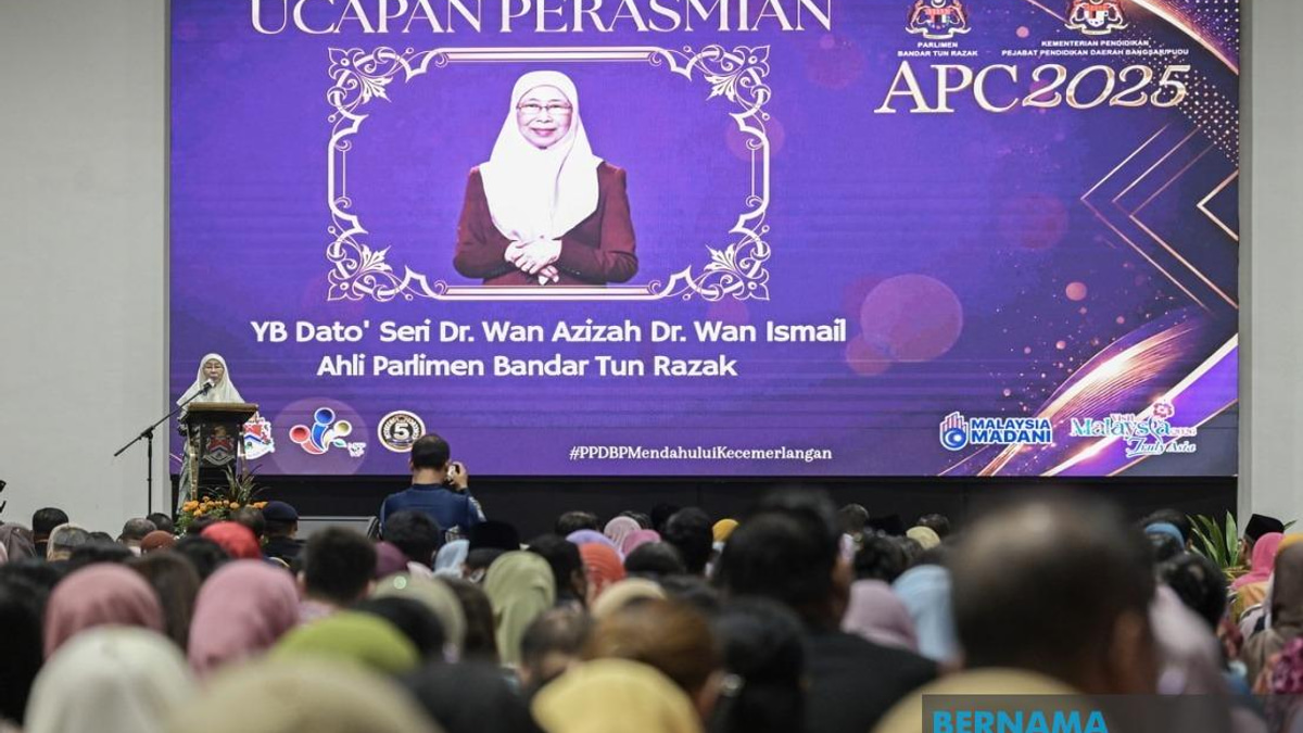 Nation's Prosperity Rooted in Developing Virtuous, Thoughtful Citizens, Says Dr Wan Azizah
