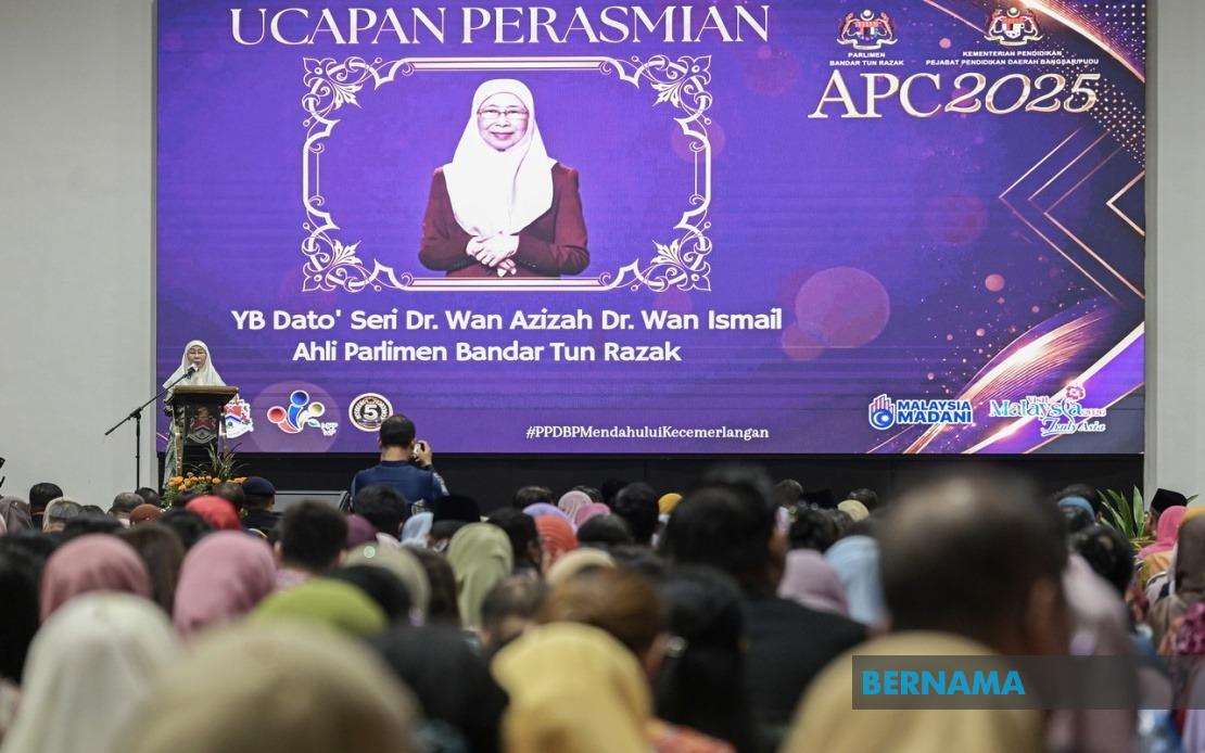 Nation's Prosperity Rooted in Developing Virtuous, Thoughtful Citizens, Says Dr Wan Azizah