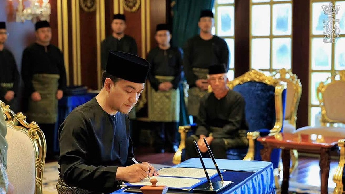 Onn Hafiz Embarks on Second Term as Johor Leader, Anchored by Storied Political Heritage