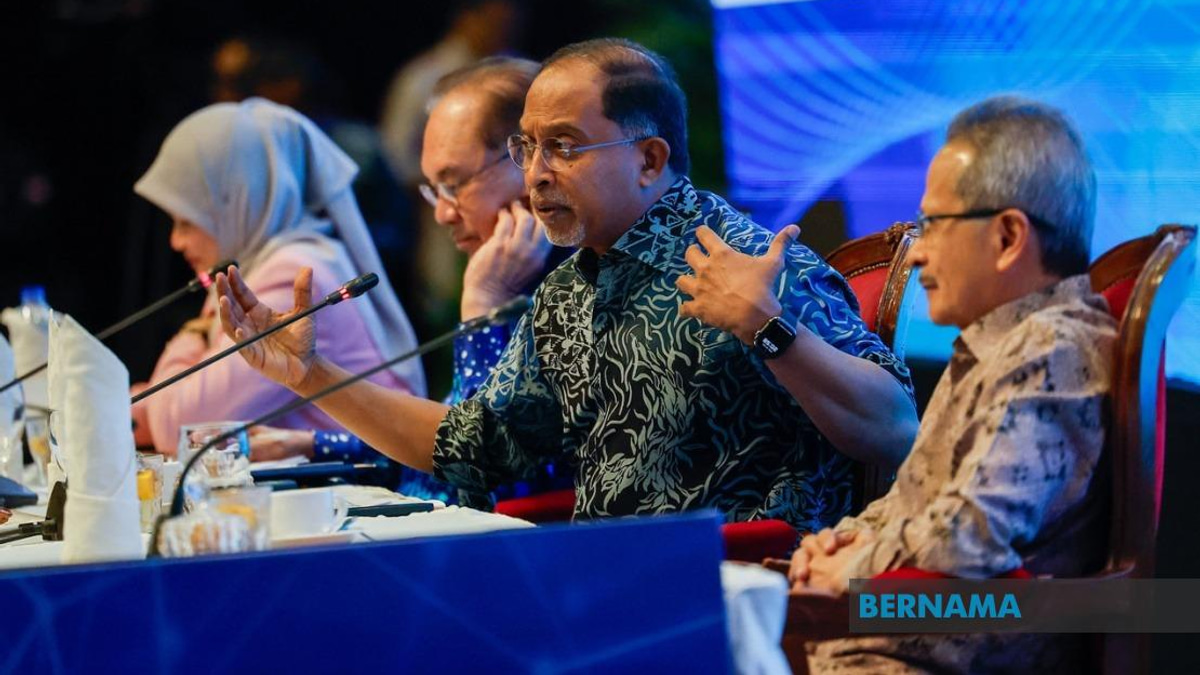 Malaysia's Higher Education Needs Major Legal Overhaul, Says Zambry