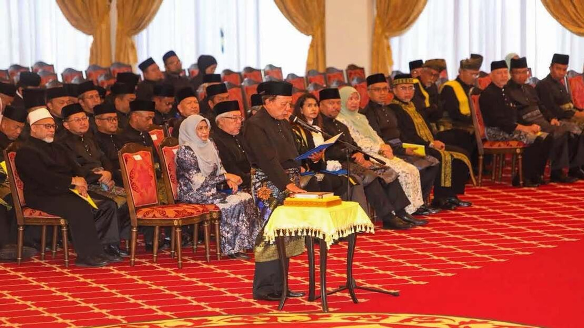 DPM Zahid, Cabinet Ministers Extend Warm Wishes to Negeri Sembilan's New Menteri Besar Ismail Lasim