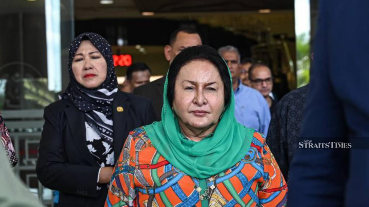 Rosmah's last-ditch effort to overturn judge's involvement in solar project trial fails