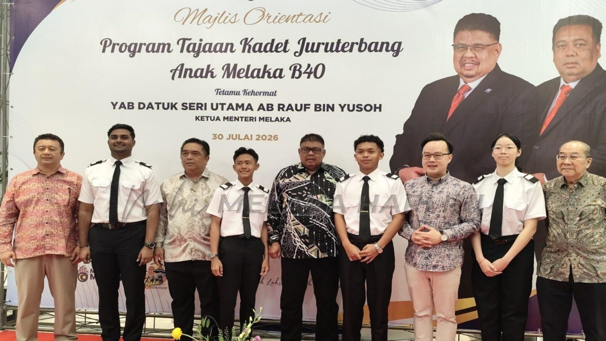 Melaka to Sponsor 20 B40 Students for Pilot Training in RM10 Million Initiative