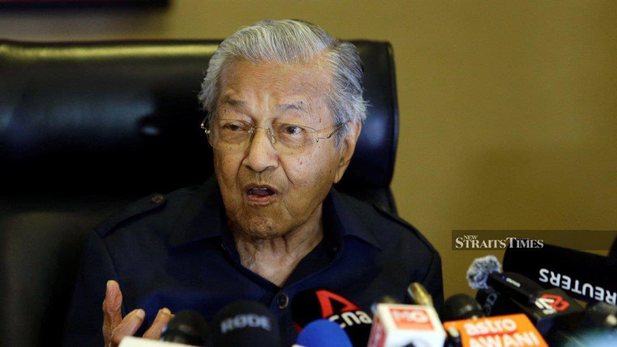 Mahathir's RM150 Million Defamation Case Against Anwar Hinges on Health Update